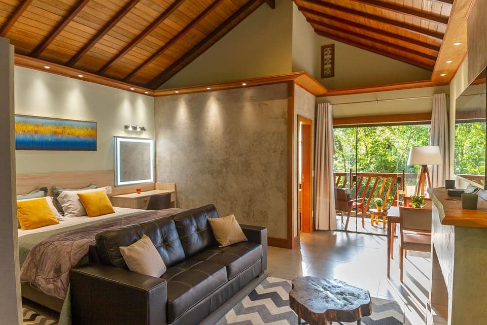 Hypo-allergenic bedding, free WiFi