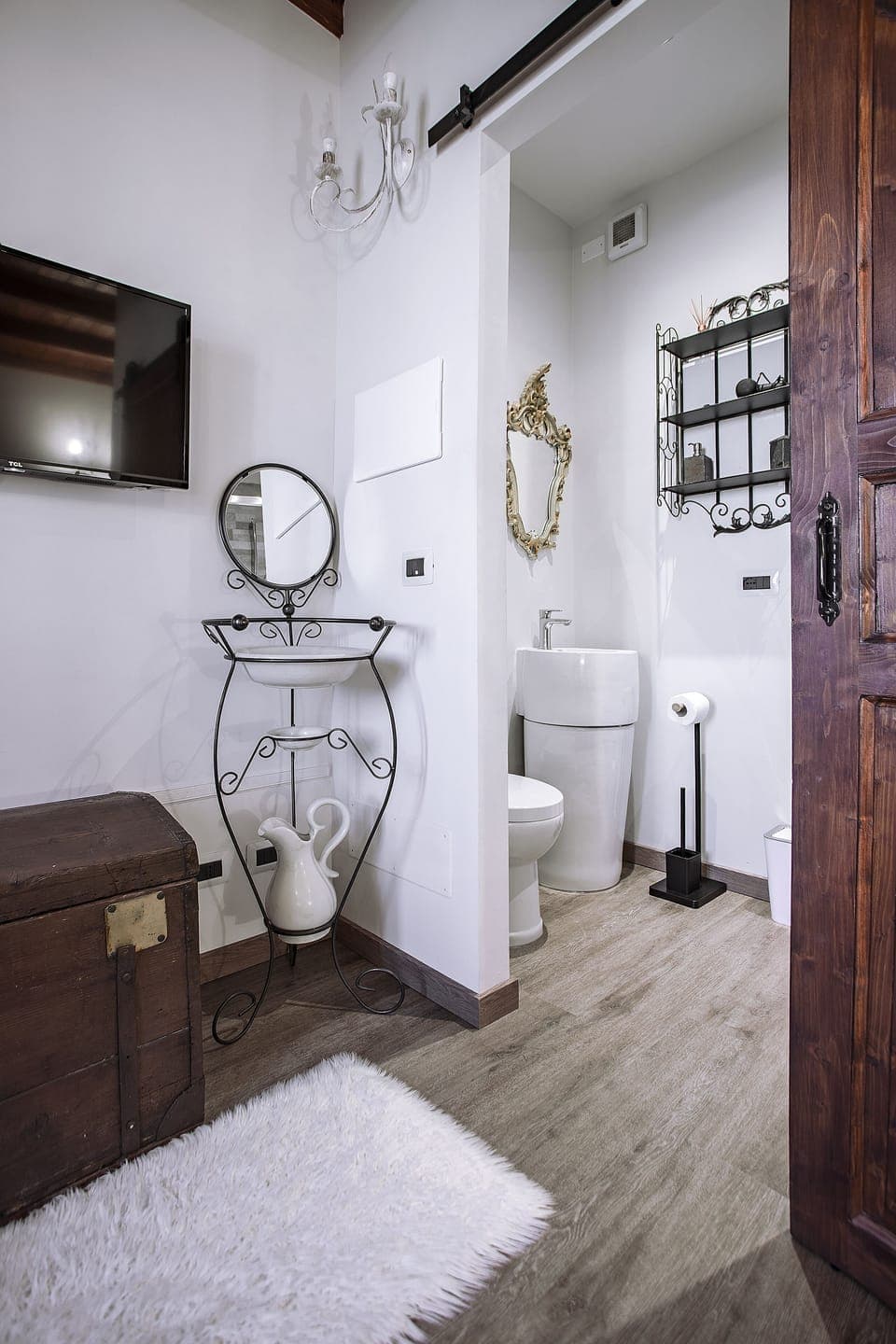 Classic Room | Bathroom