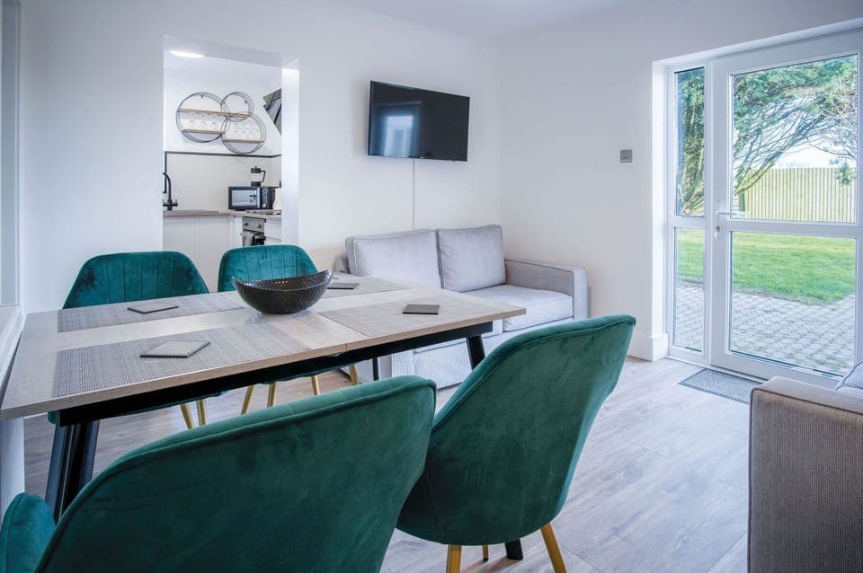 32-inch Smart TV with cable channels