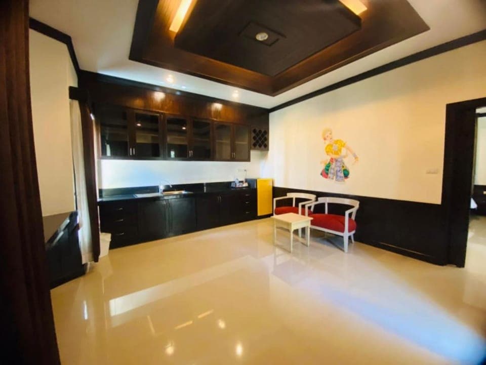 Beachfront Villa | Private kitchen | Electric kettle
