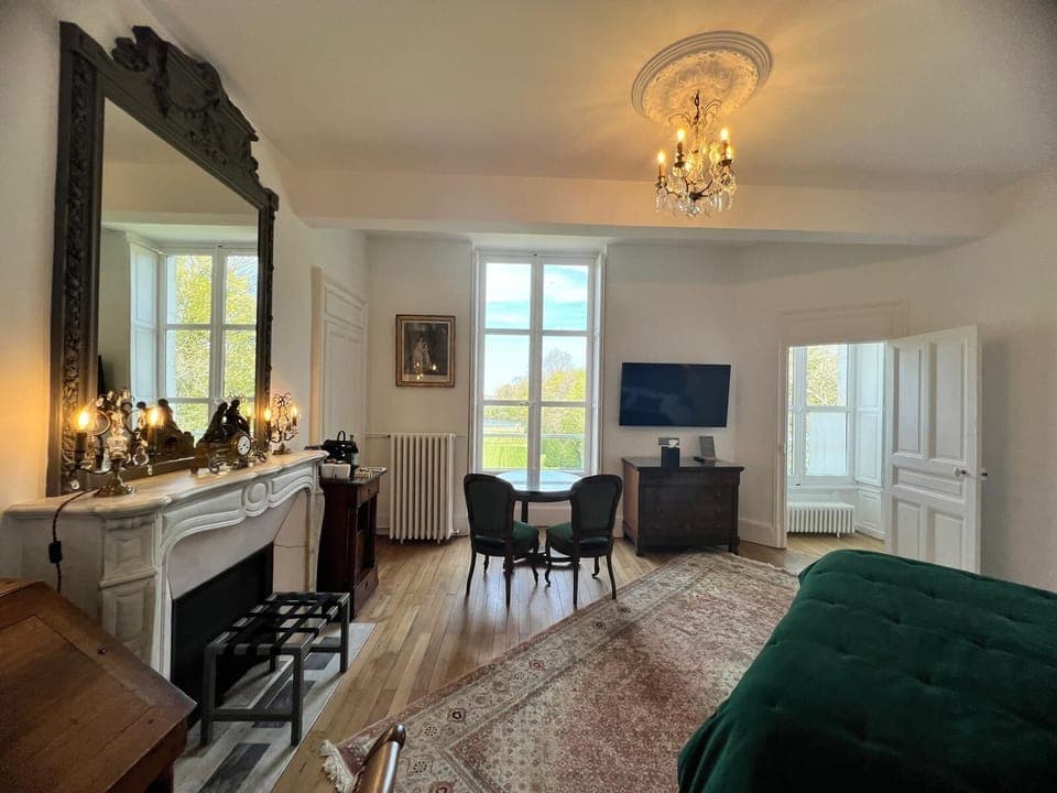 Deluxe Double Room (Richelieu) | Premium bedding, individually decorated, individually furnished, desk