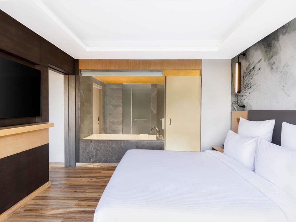 Minibar, in-room safe, individually furnished, desk