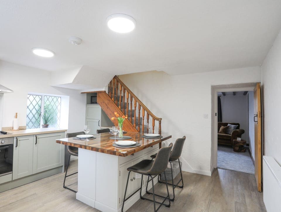 Cottage | Private kitchen | Fridge, dishwasher, electric kettle, toaster