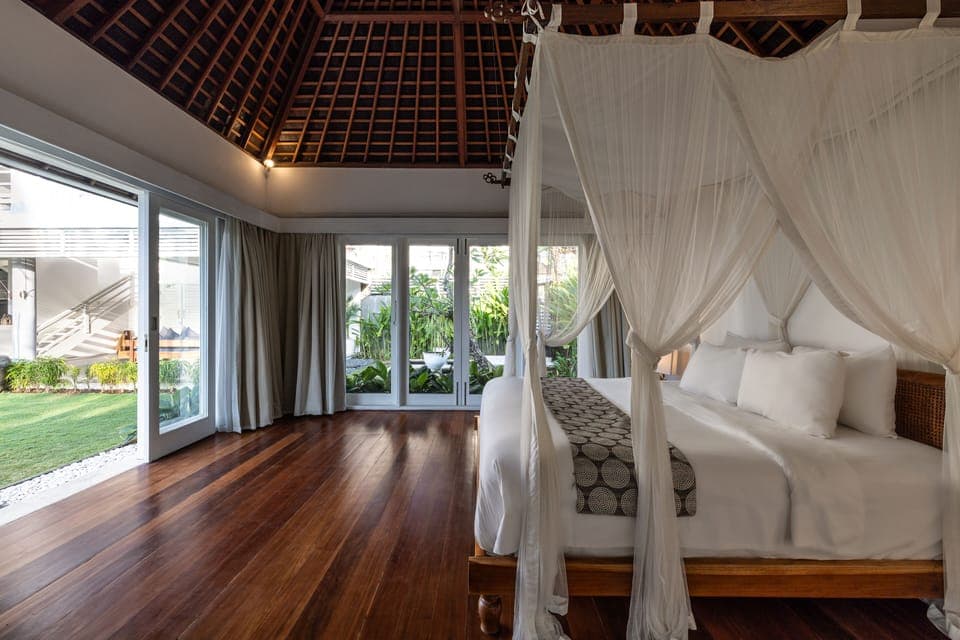 Five-Bedroom Villa with Private Pool | Egyptian cotton sheets, premium bedding, in-room safe, laptop workspace