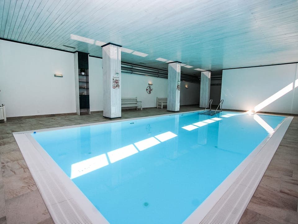 Pool Indoor