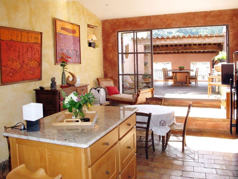 Kitchen / Dining Room