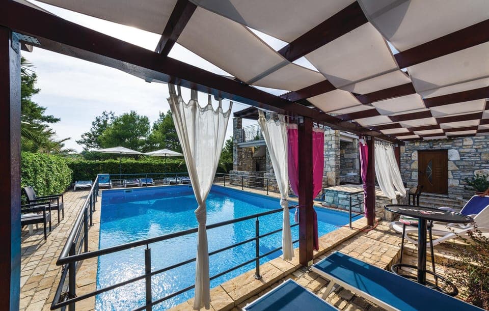pool