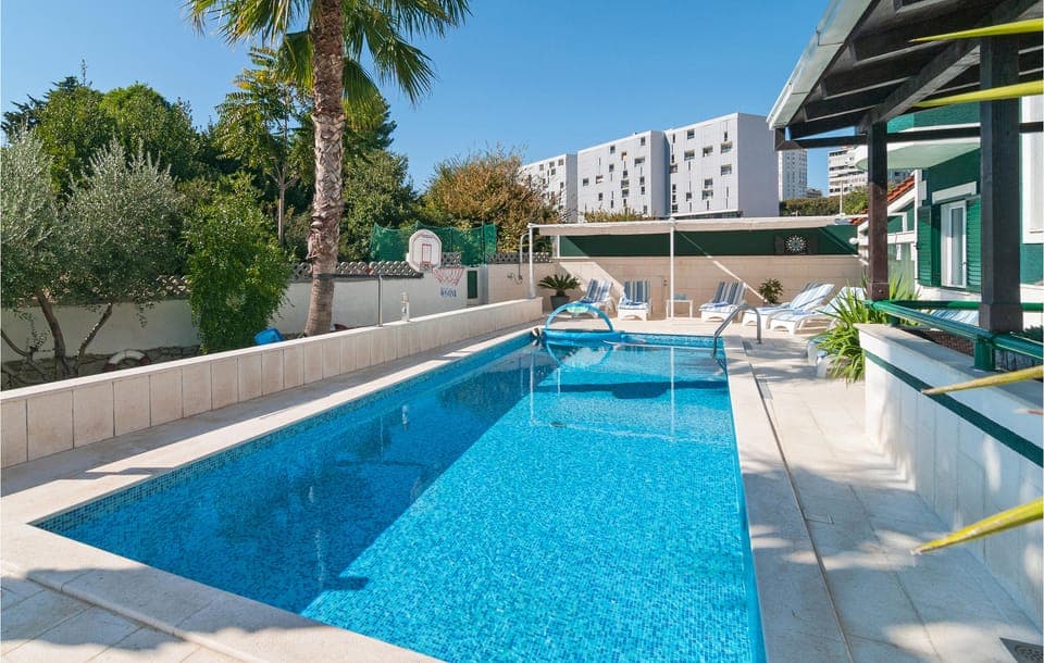 pool
