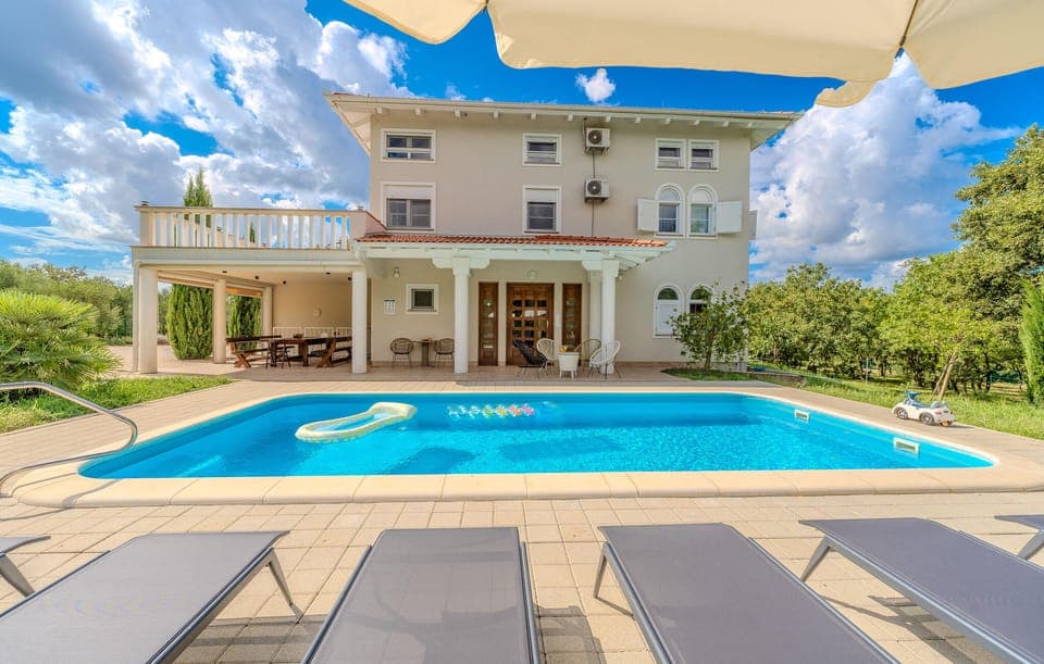 pool