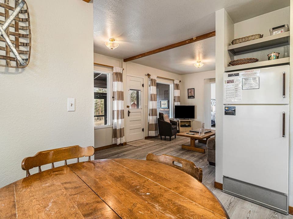 Blue Jay Bungalow - Kitchen adjacent to living room