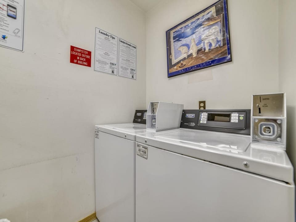 Cedar Lodge Common Laundry