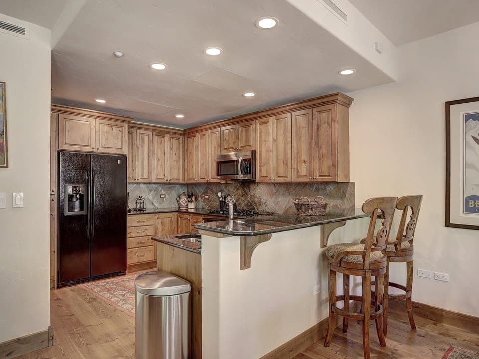 Elegant 3BR Condo, steps from the Chairlift! Apartment in Edwards