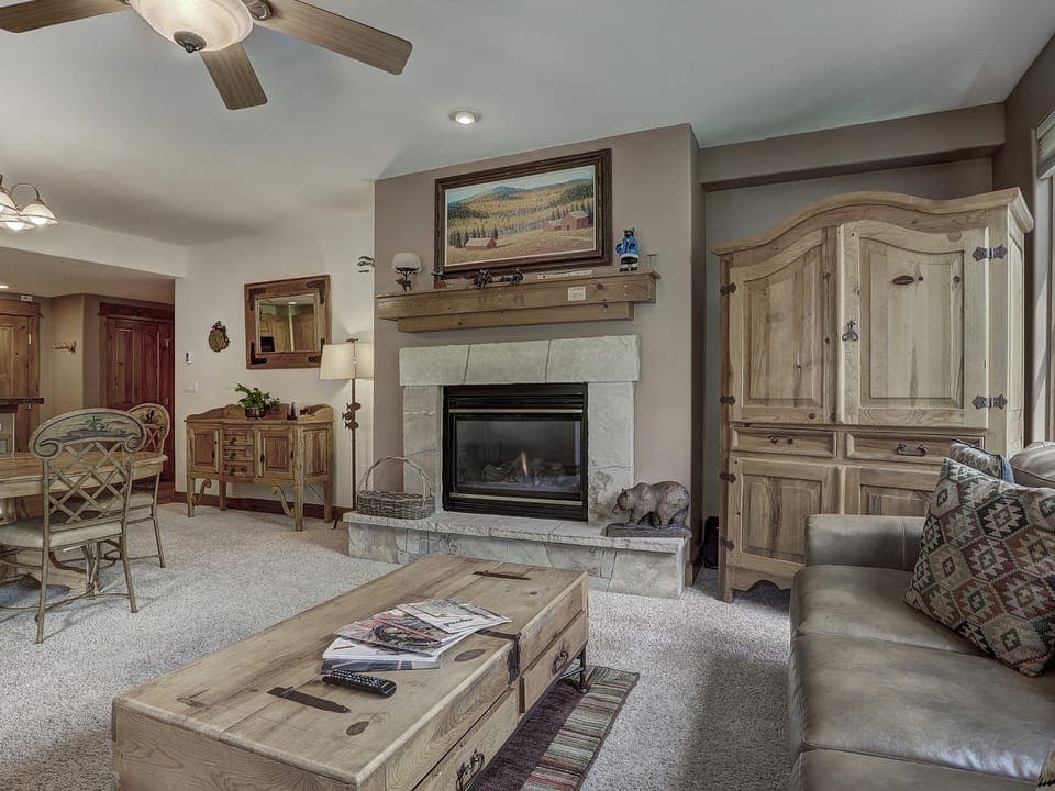 Cozy 2BR Condo - Walk to Chairlift! Apartment in Edwards