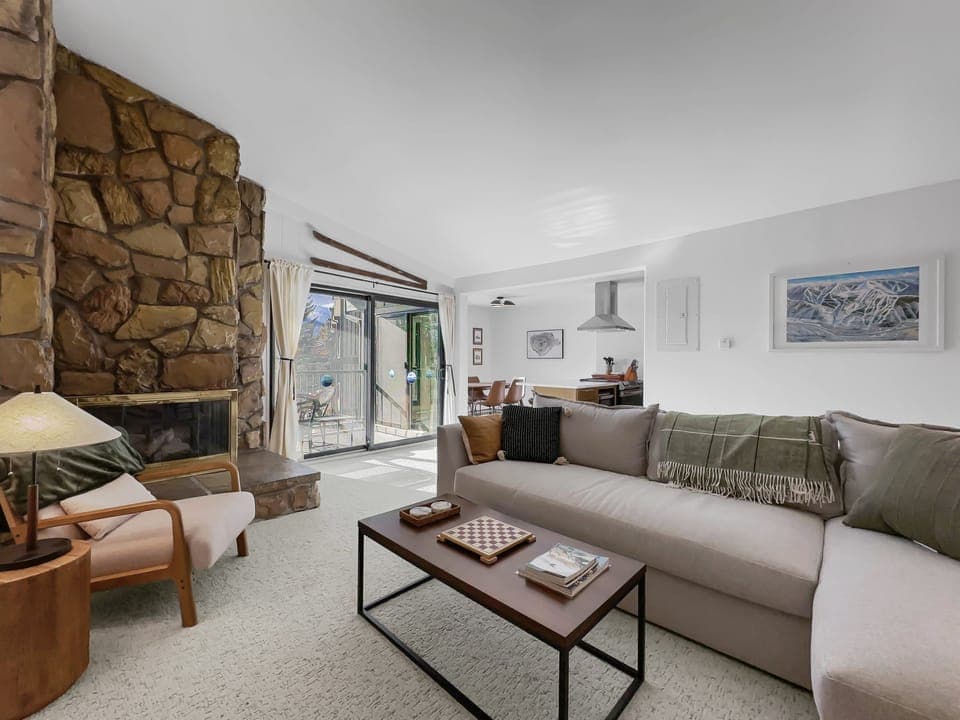 A304 Lake Cliffe - a SkyRun Summit Property -