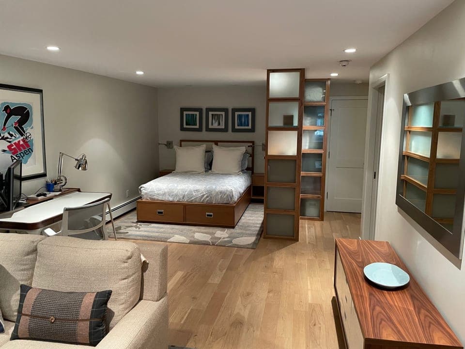 711 Bedroom