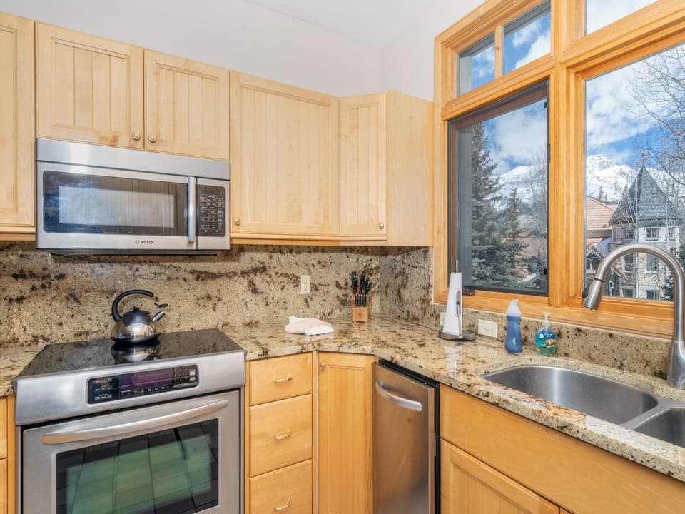 Kitchen (1)