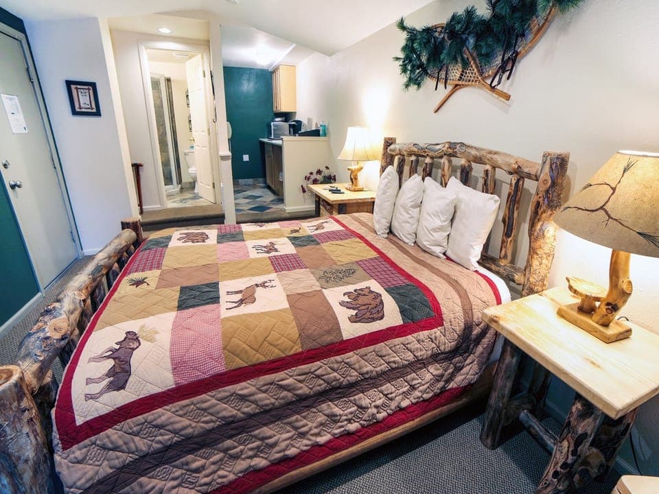 Single-Room Suite