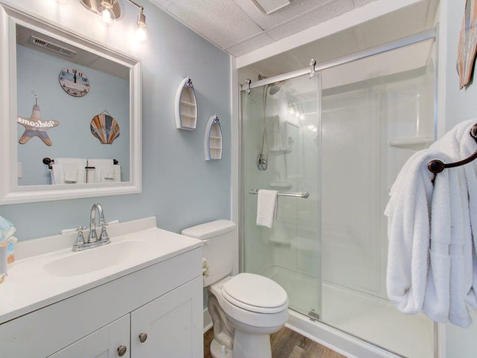 Atlantic Towers 509-print-016-003-Bathroom-2048x1346-300dpi