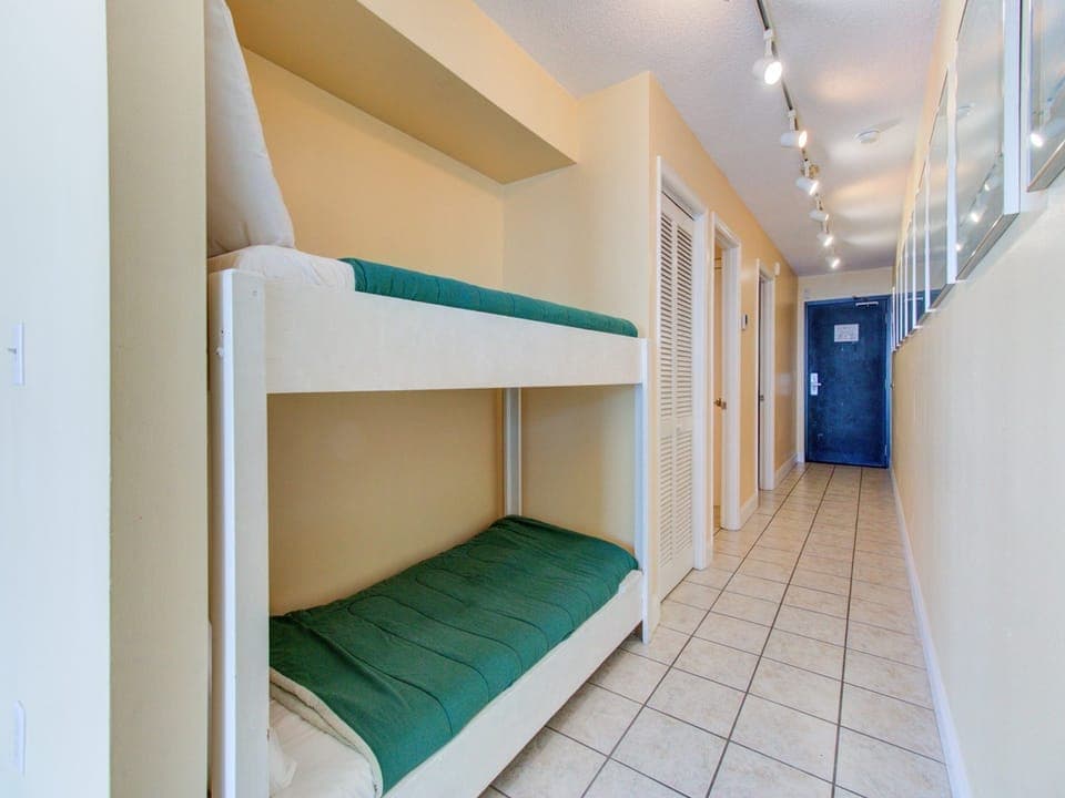 Atlantic Towers 709-print-016-006-Hall Bunks-4200x2761-300dpi