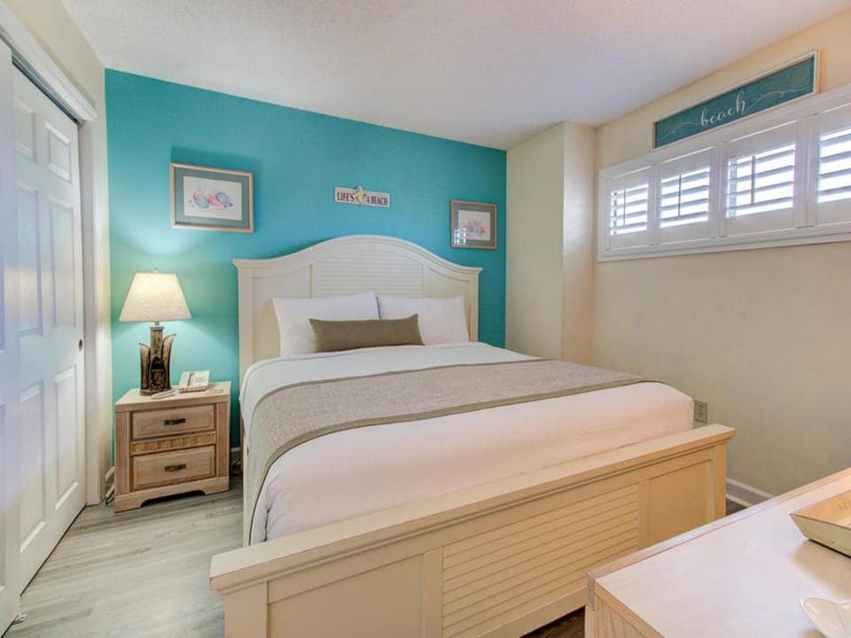 Atlantic Towers 411-large-014-022-Bedroom-1500x986-72dpi