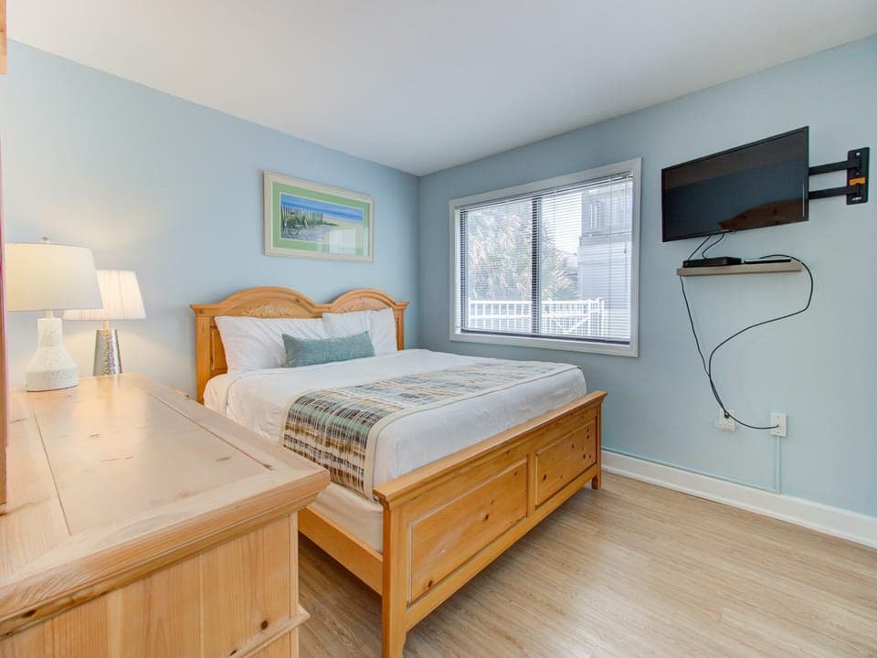 Atlantic Towers 101-print-013-016-Bedroom-4200x2760-300dpi