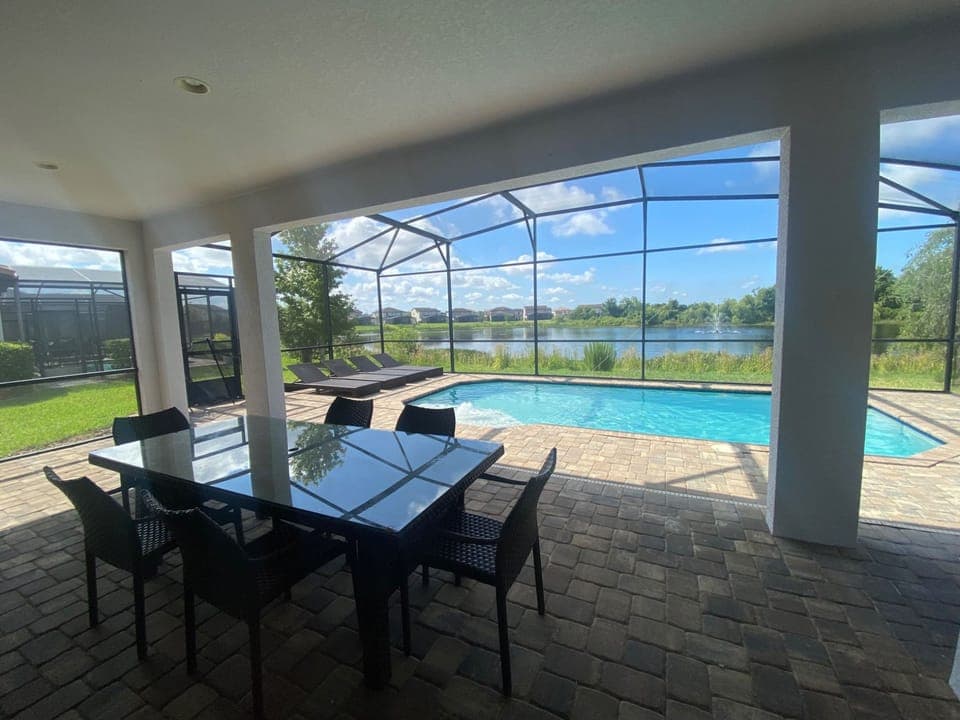Pool Dining Area