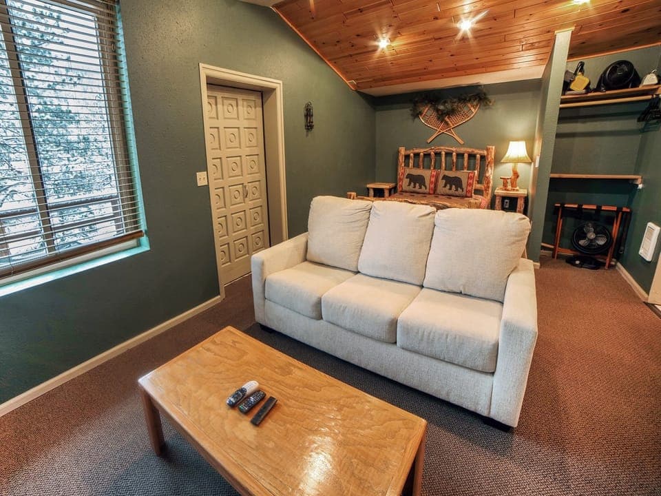 Single-Room Suite