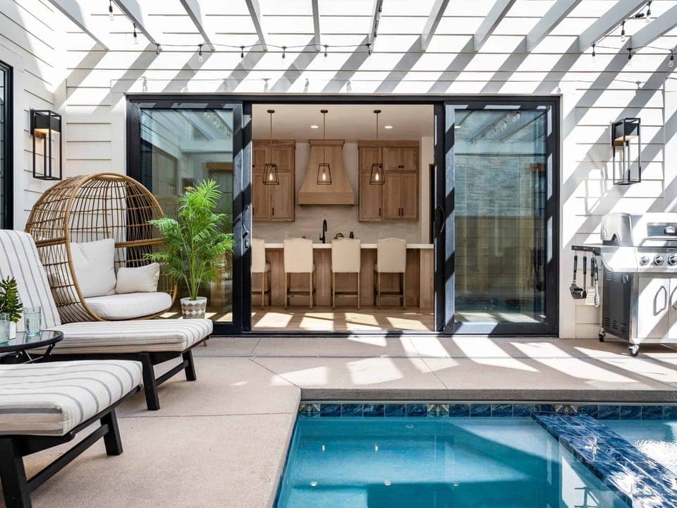 Walk out from Kitchen to Pool