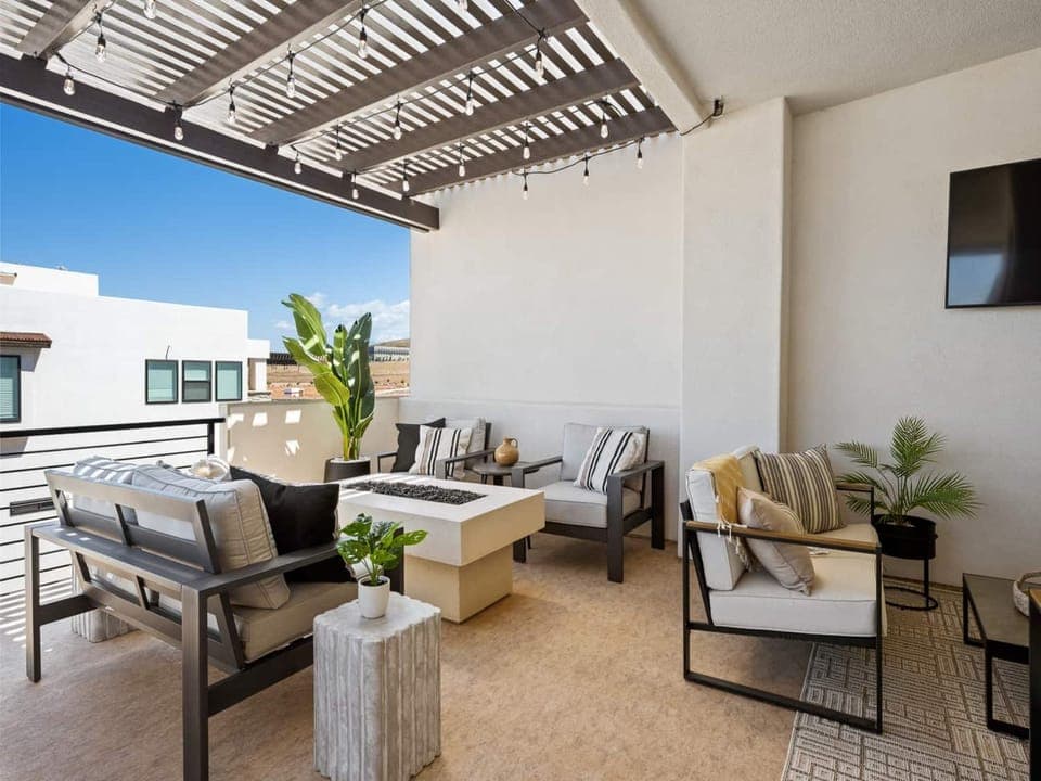 Balcony patio furniture / Firetable / Hot tub