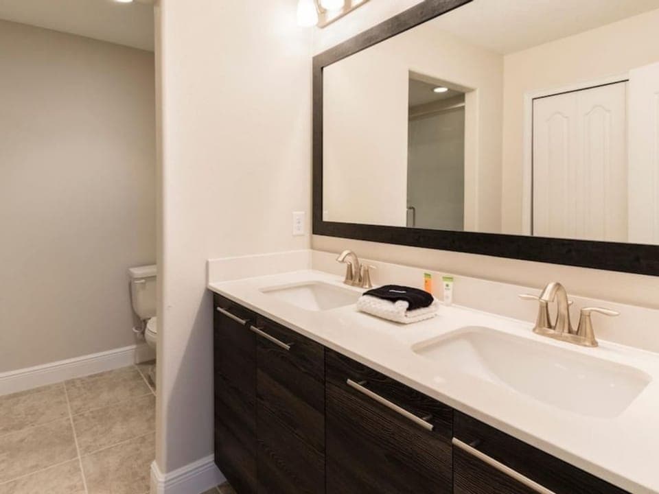 Balmoral6BedMasterBath