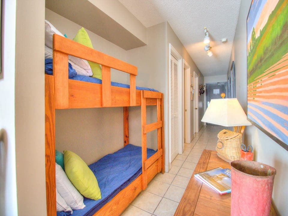 Atlantic Towers 602-print-015-005-Hall Bunks-4200x2804-300dpi