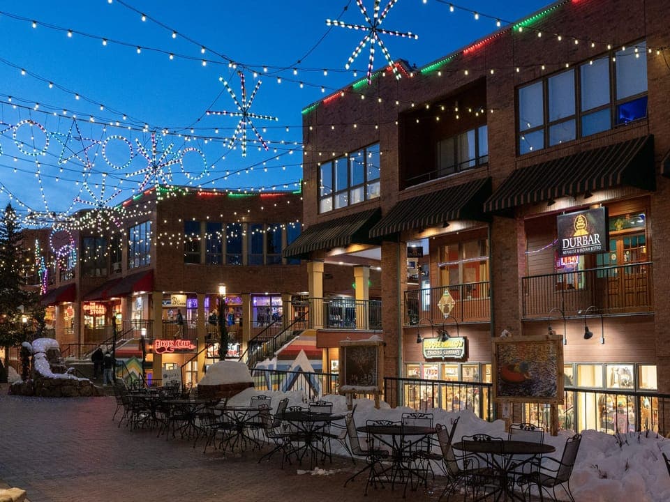Cooper Creek with shopping and restaurants in downtown Winter Park