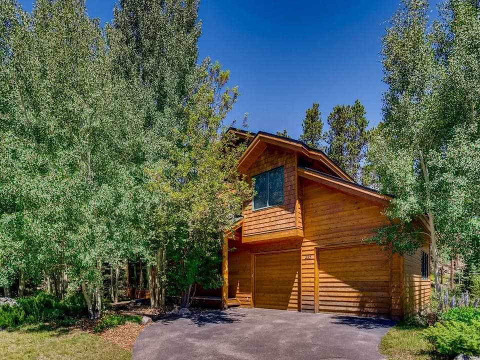 Frisco Cedar Cabin