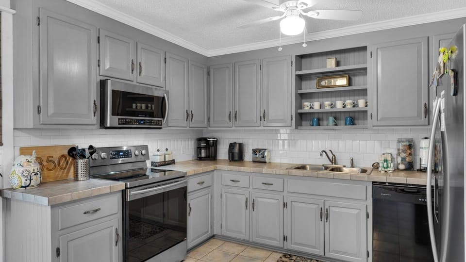Sunshine Chateau  Kitchen