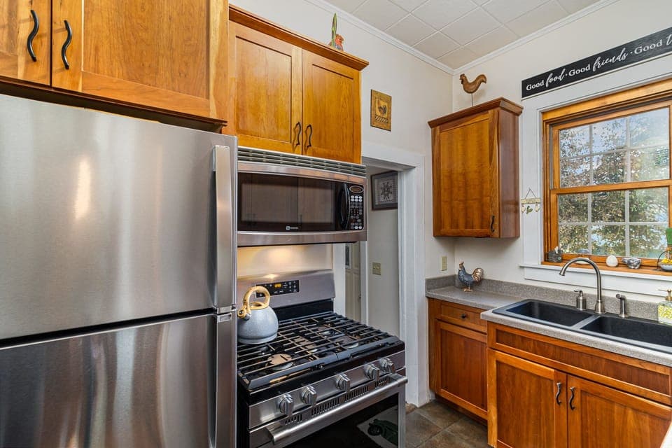 New appliance fully equipped kitchen