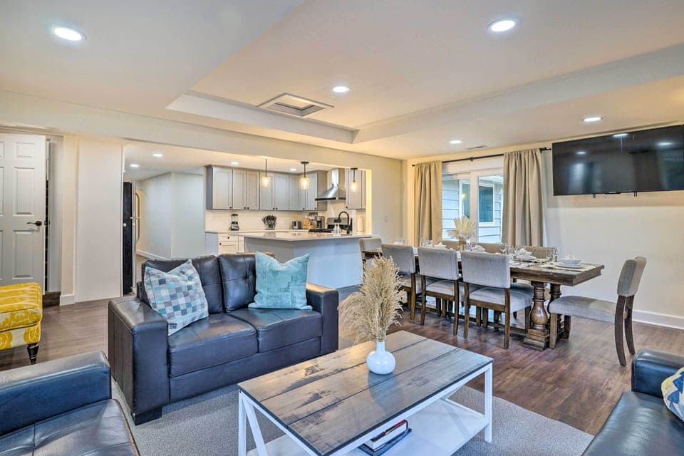 Living Room | Central Heat & A/C | Free WiFi