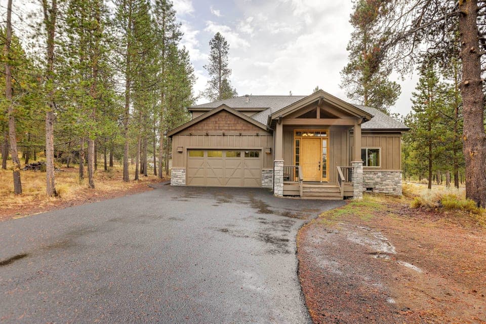 Sunriver Vacation Rental | 5BR | 4 Full BA | 4 Half BA