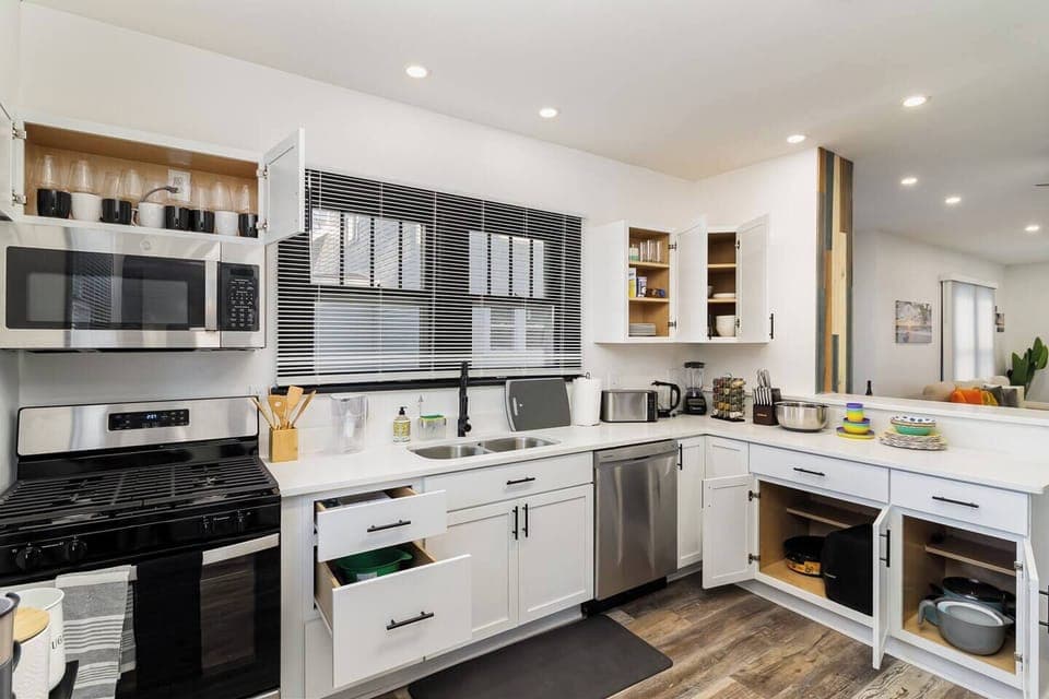 Fully loaded Kitchen with |Outdoor Dinning Set||kids dinnerware||Mixing Bowls||Sharp knife set||24 different spices||Blender||Kettle||Toaster||Paper Towl||Copping Boards||Water Filter||Cooking Spoons||Air Fryer||Plates||Cups||Dishes|