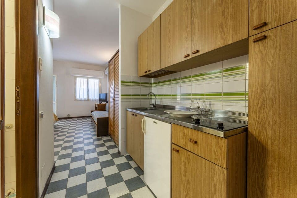 Autumn, Kitchen, Living Room, Spring, Summer