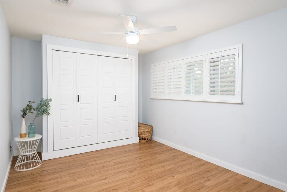 ★Pull down the murphy bed and make yourself at home★
