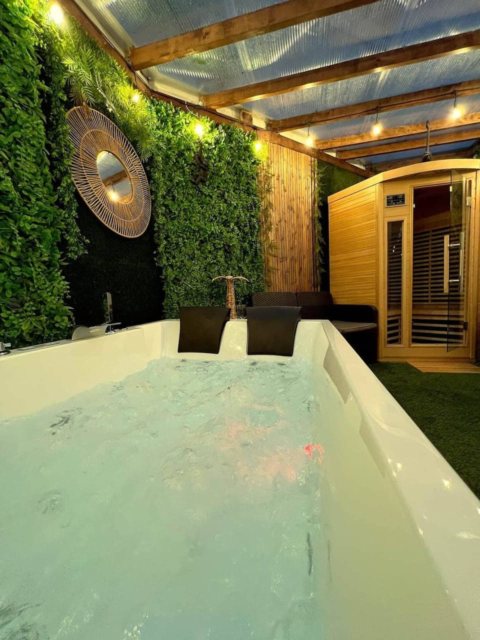 Outdoor spa tub