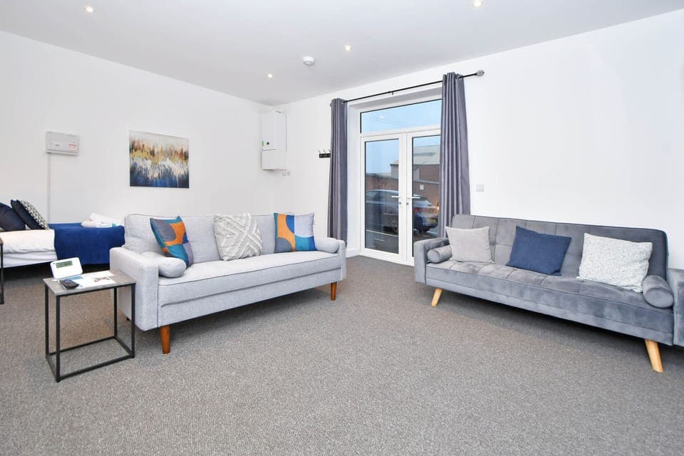 Living Room / Lounge