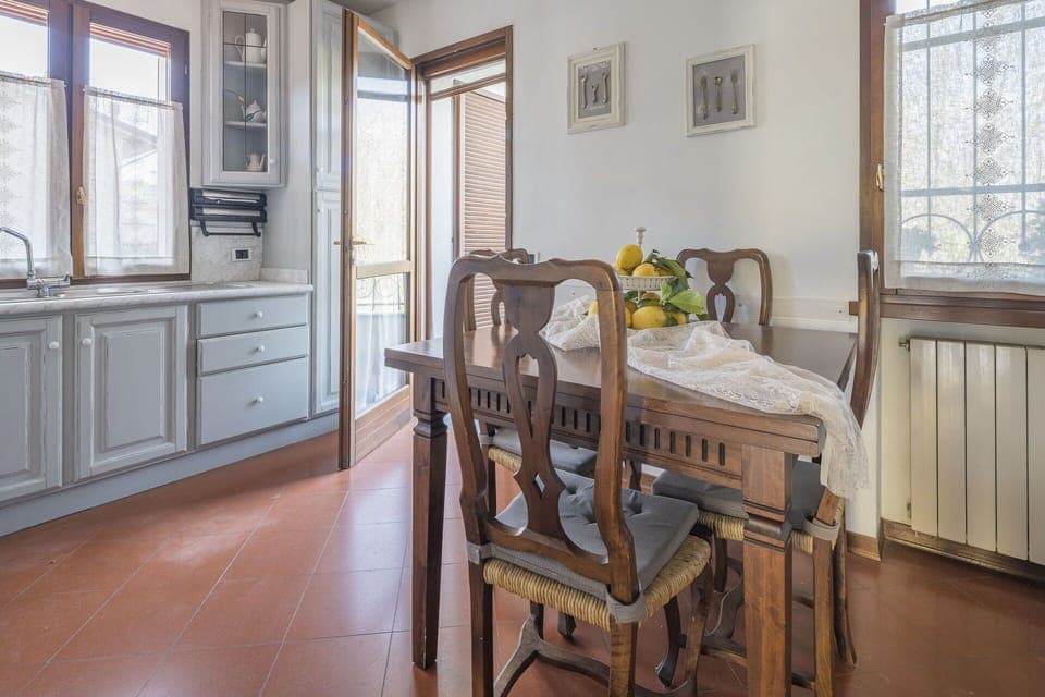 Autumn, Kitchen, Spring, Summer