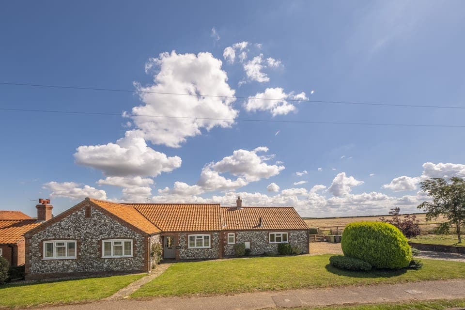 Larks Rise, Burnham Market: The property is surrounded by wonderful open views