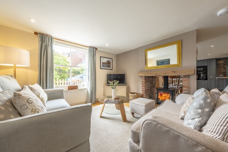 Harbour Cottage, Wells-next-the-Sea: A lovely sitting room awaits