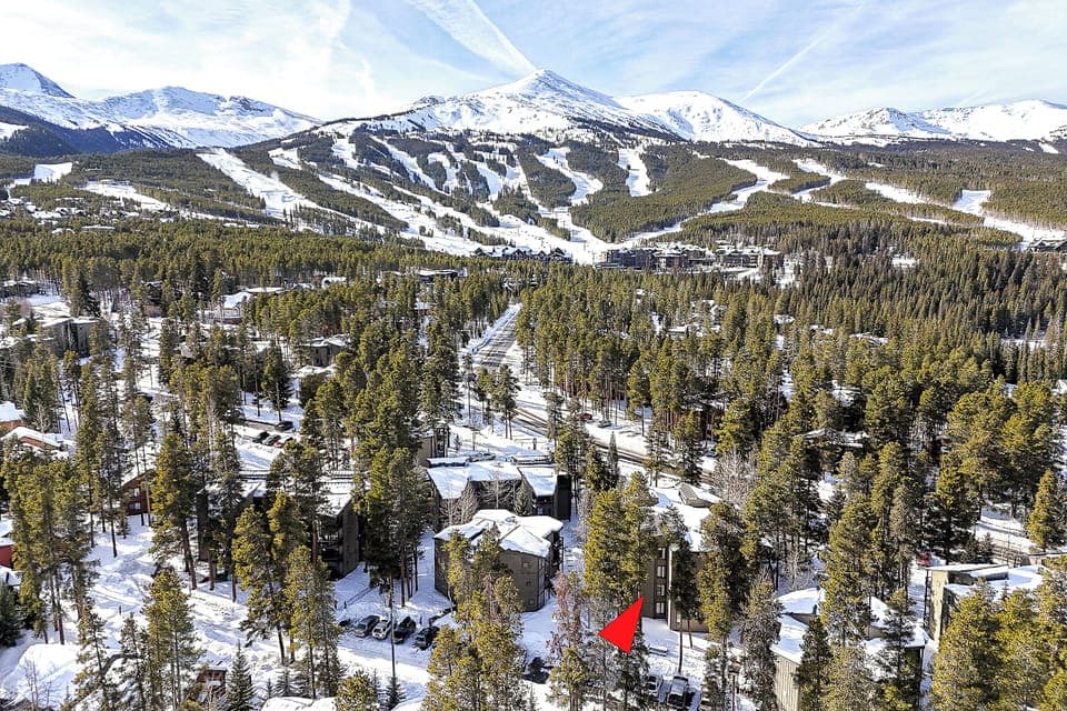 Red arrow pointing to Building B where Golden Flake is located