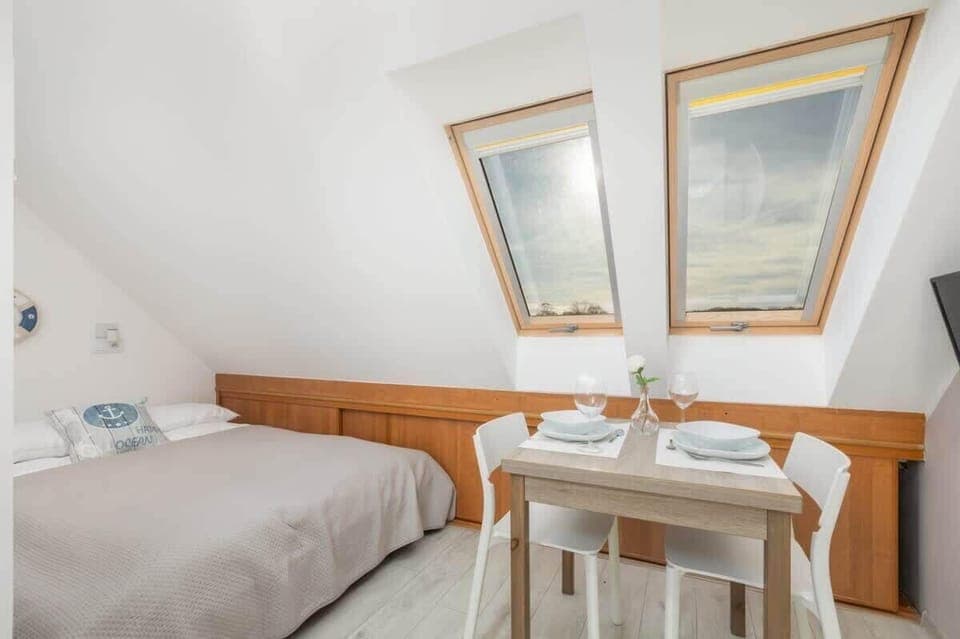 Bedroom with sea view