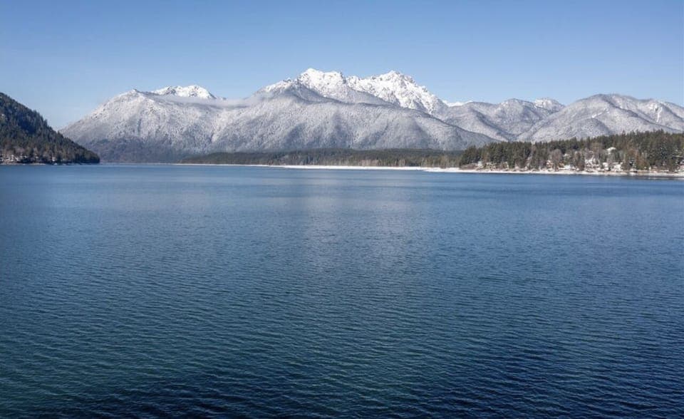 Lake Cushman in the winter.