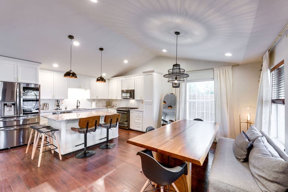 Kitchen | Central Air Conditioning | Free WiFi | 2 Living Areas