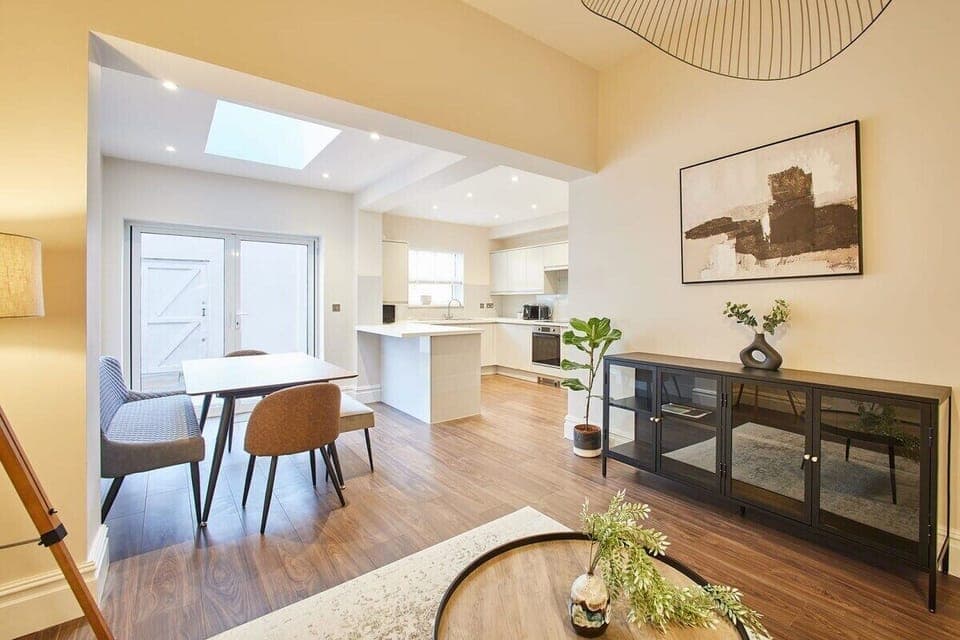 Belle Vue, Saltburn-by-the-Sea - Host & Stay